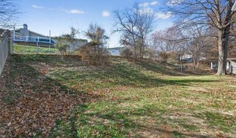 618 Running Creek Dr, Ballwin, MO 63021