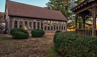 1670-1694 Church St, Appomattox, VA 24522