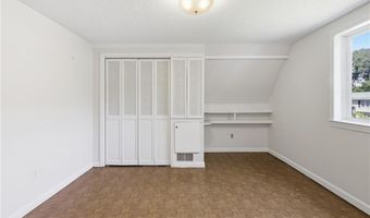 32 Briarwood Rd, Lincoln, RI 02865