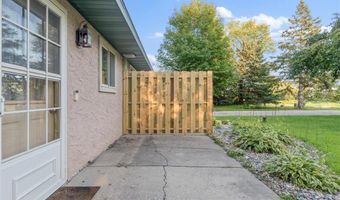 1707 S Oak Knoll Dr, Alexandria, MN 56308