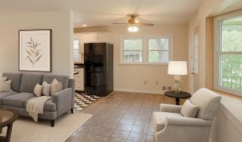 2711 GROVETON St, Alexandria, VA 22306