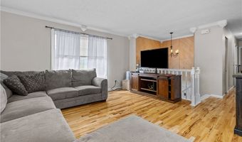331 Rolling Hills Rd, Economy, PA 15042