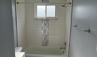 15 Metroview Ct, Ann Arbor, MI 48108
