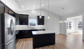 2001 Bogey Ct, Auburn, IN 46706