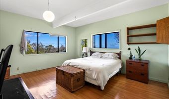 1365 Piiholo Rd, Makawao, HI 96768