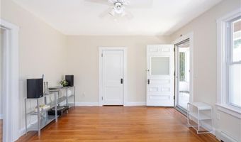 2 Bedlow Ave, Newport, RI 02840