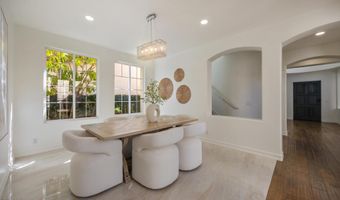 827 W Heritage Oak Ct, Altadena, CA 91001