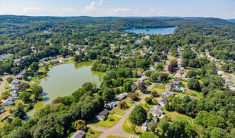 19 Valerie Ln, Danbury, CT 06811