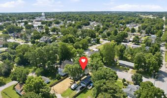 309 W Locust St, Aurora, MO 65605