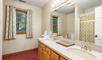 78 Deer Run Dr, Colchester, CT 06415