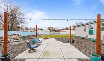 317 7th St, Benton City, WA 99320