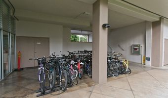 1617 Keeaumoku St 404, Honolulu, HI 96822