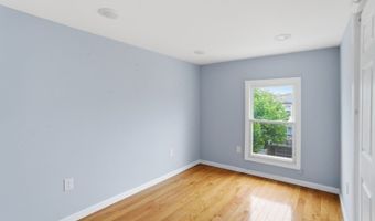 13 Cottage St, Bayonne, NJ 07002