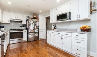26 Sharon Pkwy, North Smithfield, RI 02896
