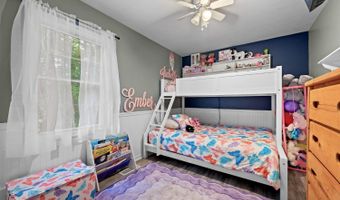 341 Courtland Dr, Appomattox, VA 24522