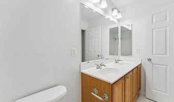 2000 GOLDEN MORNING Dr 32, Bowie, MD 20721