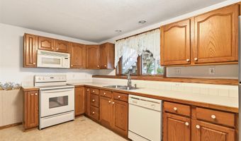 1110 Sandalwood Ct SW, Altoona, IA 50009