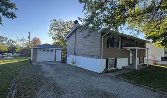 516 S 11th St, Albia, IA 62631