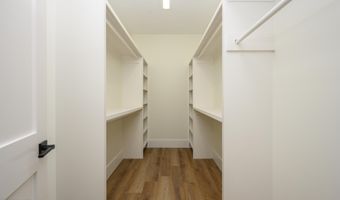 15 Woods Ln, Beaufort, SC 29907