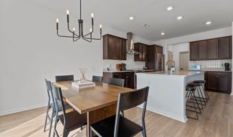 51 Walkabout Dr, Aberdeen, NC 28315
