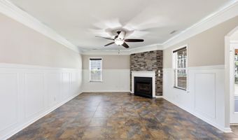 107 Walkabout Dr, Aberdeen, NC 28315