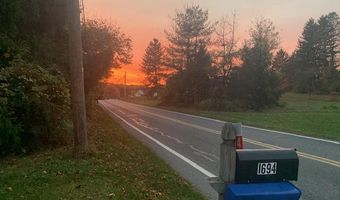 1694 CEDAR TOP Rd, Reading, PA 19607