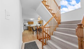 1214 Westrun Dr, Ballwin, MO 63021