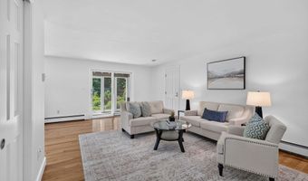 10 Hemlock Rd, Andover, MA 01810