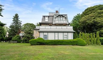 6 Howe Ave 8, Newport, RI 02840