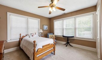916 Audubon Pkwy, Audubon Park, KY 40213