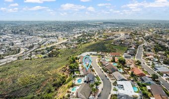 7945 Shadow Hill Dr, La Mesa, CA 91941