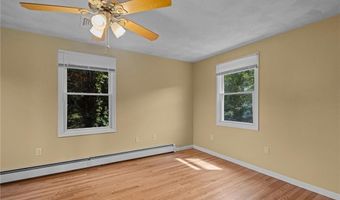 146 Alfred Drown Rd, Barrington, RI 02806