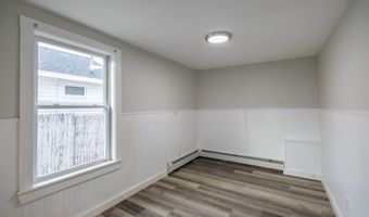 27 Flanders St, Auburn, ME 04210