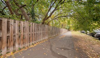 1403 E ABINGDON Dr 6, Alexandria, VA 22314