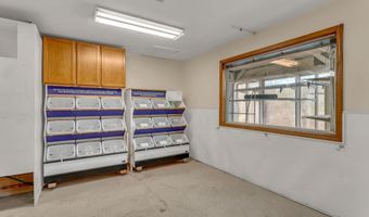 662 E 1452 Rd, Baldwin City, KS 66006