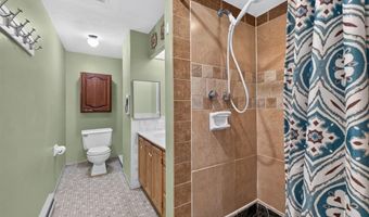7 Springlake Ct, Ballwin, MO 63011