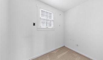 4 Coles Ave, Amityville, NY 11701