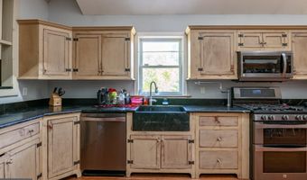 700 FABERS Rd, Reading, PA 19606