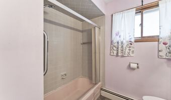6 Sunrise Rd, Danbury, CT 06810