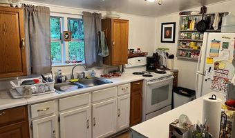 578 Brownsville Rd, Apalachicola, FL 32320