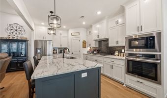 1110 Whistler St, Bentonville, AR 72713
