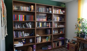 604 Jennys Ln, Fernley, NV 89408