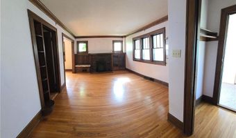 309 5th St SW, Austin, MN 55912