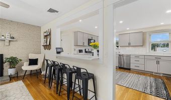 12 Hidden Valley Ln, Lincoln, RI 02865