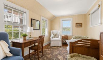 24 Little Bay Ln, Branford, CT 06405