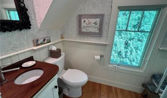 11 Harbor St, Jamestown, RI 02835