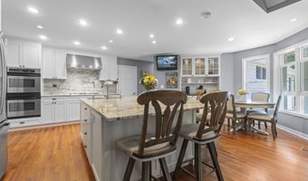 71 Olde Orchard Rd, Clinton, CT 06413