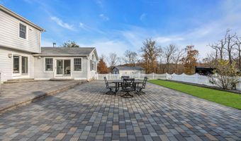 113 Arneytown Hornerstown Rd, Allentown, NJ 08501