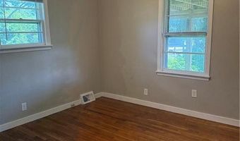 17 Saltaire Ave, Narragansett, RI 02882