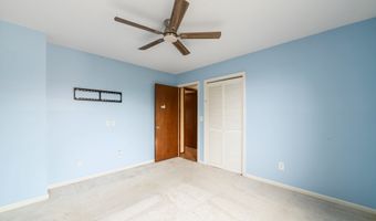 33 Bay Path Way 33, Branford, CT 06405